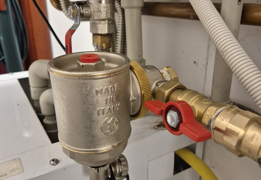 20251209143252-569871c5